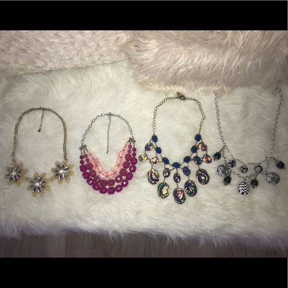 Statement Necklaces - Picture 2 of 3